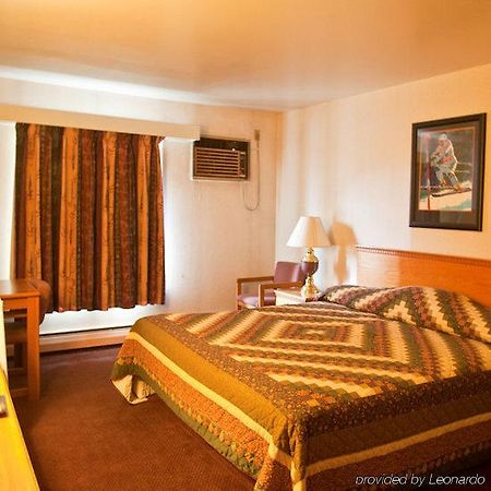 סטימבואט ספרינגס Alpiner Lodge חדר תמונה